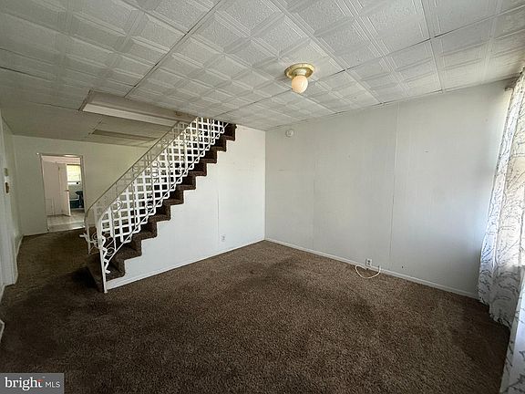 2nd image of 410 Middlesex St