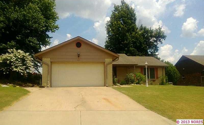 1st image of 648 S Maywood Dr