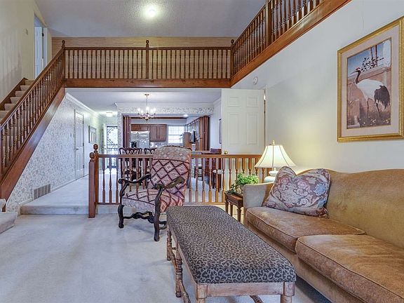 5th image of 2756 Colonial Towers Dr