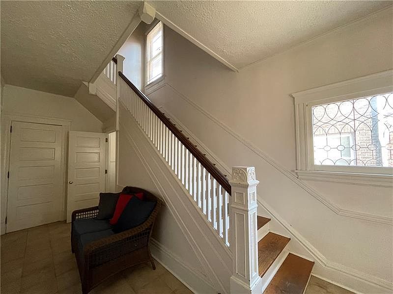 82 S Oakland Ave Sharon PA Zillow