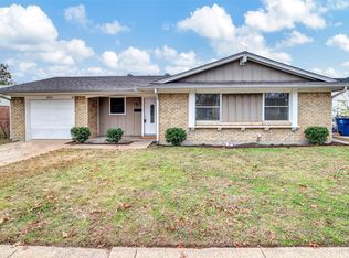 6444 Leaning Oaks St, Dallas, TX 75241