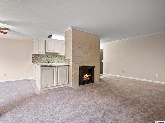 3rd image of 510 N Maryland Ave Unit 109