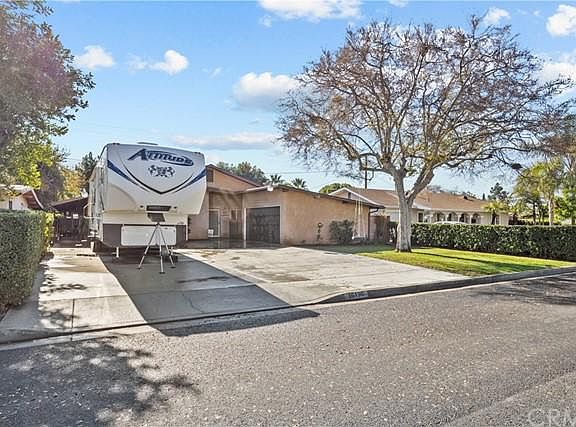 3rd image of 16136 E Clovermead St