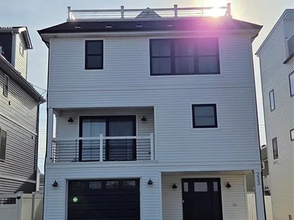 233 Dewey Dr, Ortley Beach, NJ 08751