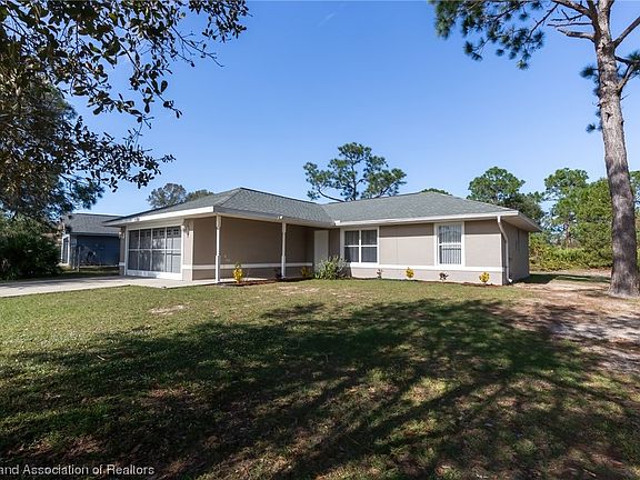 2nd image of 1700 Circle Dr