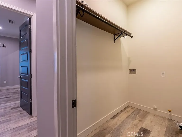 6940 Peach Ave — Photo 28