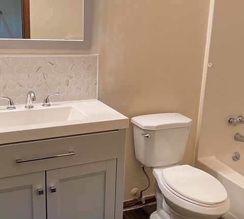 3rd image of 130 Kimberly Way SW #1