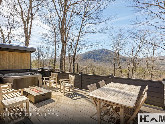 2nd image of 111 Moonstone Loop