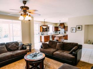 2635 E Omaha Ave, Fresno, CA