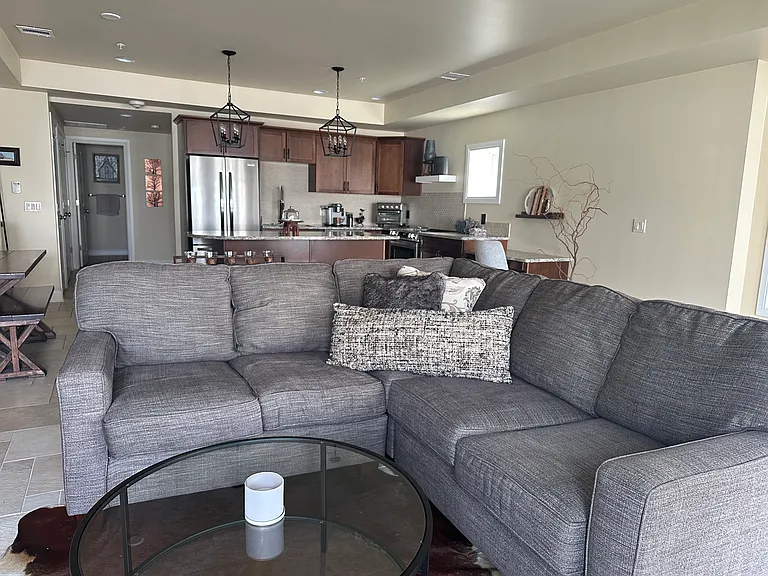 333 Cottage Ln — Photo 8