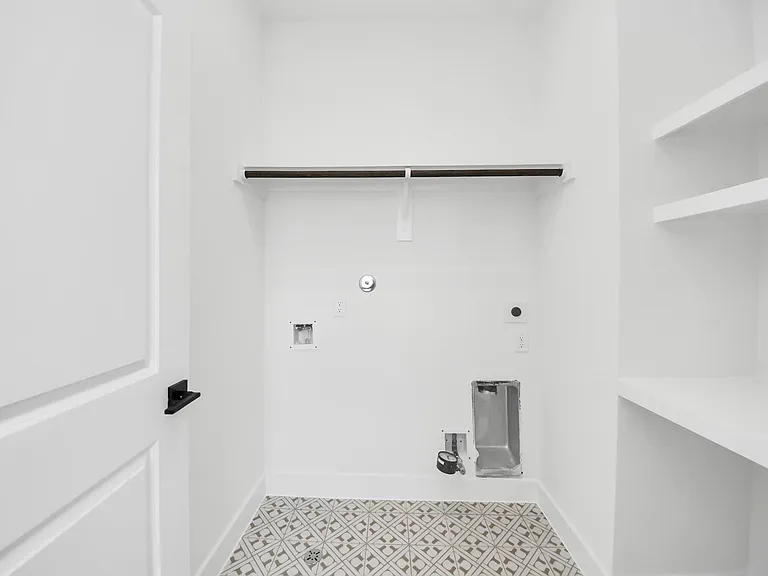 860 Rachel St #D — Photo 27