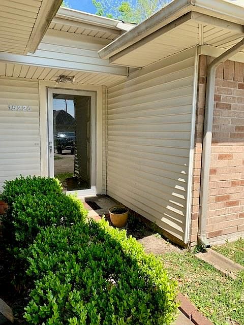 1st image of 15226 Oak Terrace Dr