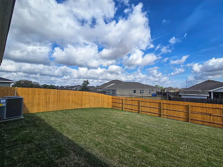 352 San Juan Trl — Photo 28