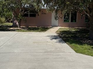 9366 SE Parkway Dr, Hobe Sound, FL 33455