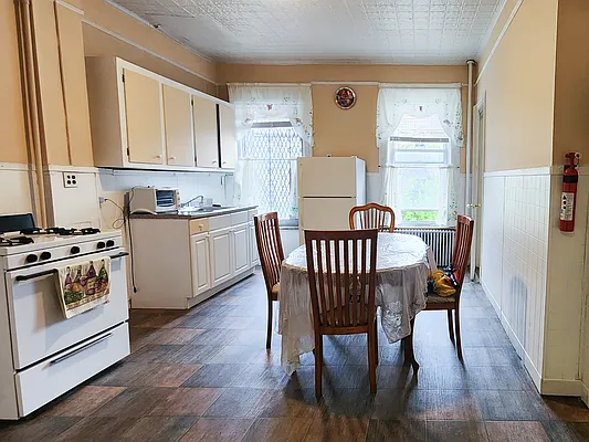 Rented by Remax Edge | media 19