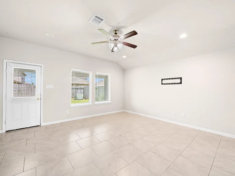 7543 Highland Chase Dr — Photo 23