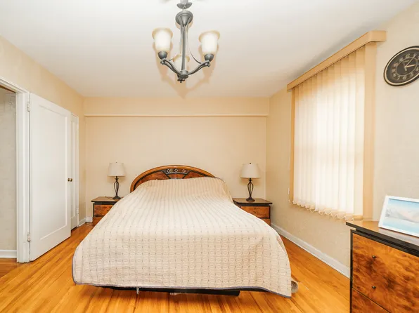 2271 Knapp Street image 23 of 24