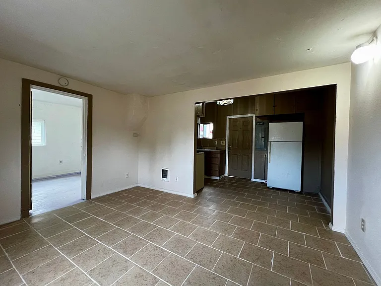 614 N 4th Ave — Photo 6