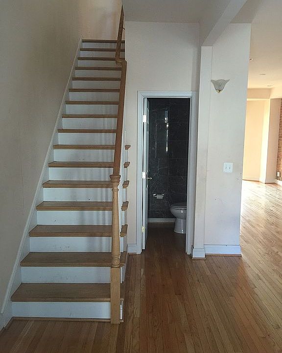 2nd image of 1102 Jefferson St NW