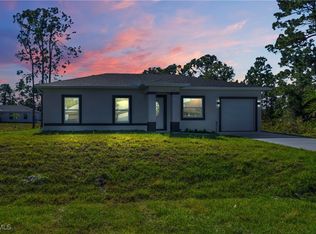 2907 8th St W, Lehigh Acres, FL 33971