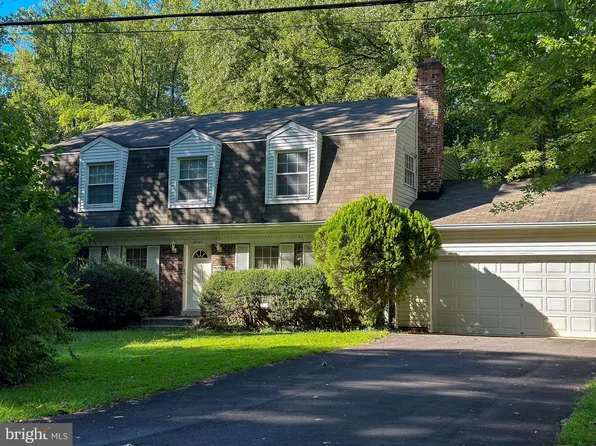 10704 Howerton Ave, Fairfax, VA 22030