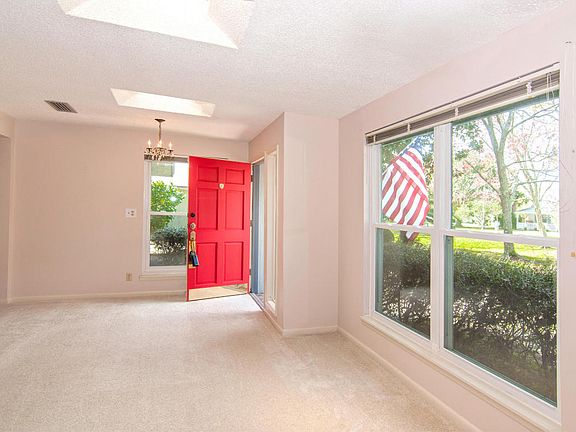 5th image of 108 Trudee Dee Ln
