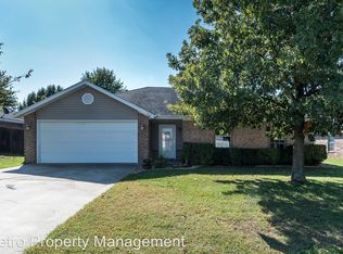 812 Rachel Ave, Bentonville, AR 72712