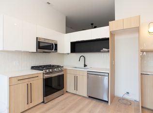 2046 W Irving Park Rd #204, Chicago, IL 60618