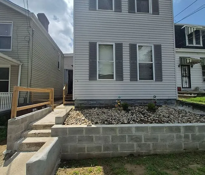 23 Ash St #4 — Photo 8