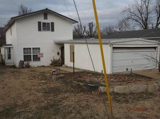 736 Cherry St, Neosho, MO 64850