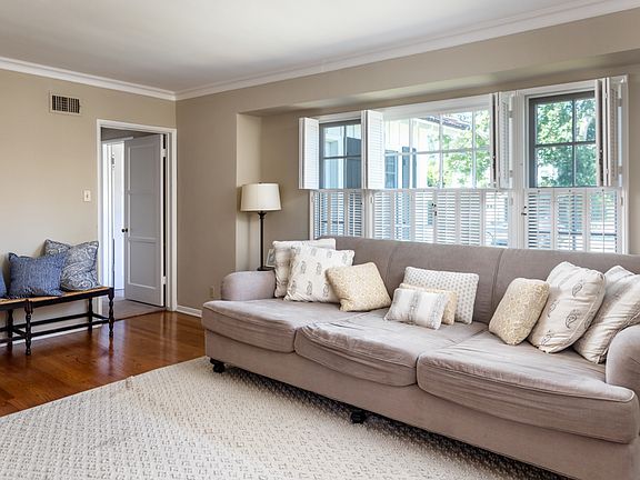 3rd image of 358 N Bowling Green Way