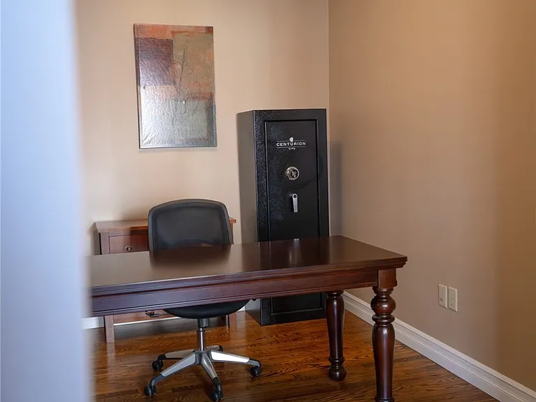90 E Market St #2 — Photo 7