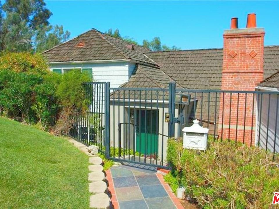 1st image of 1955 Micheltorena St