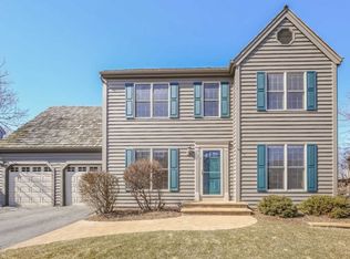 582 Cross Ct, Gurnee, IL 60031