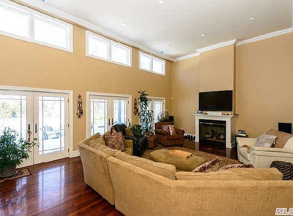5th image of 133 Frost Pond Rd