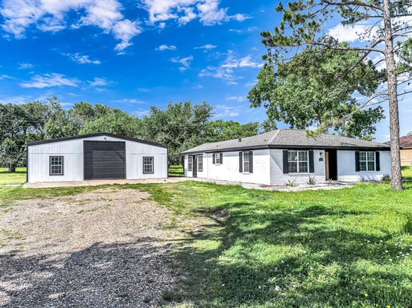 215 Little Dogie Rd