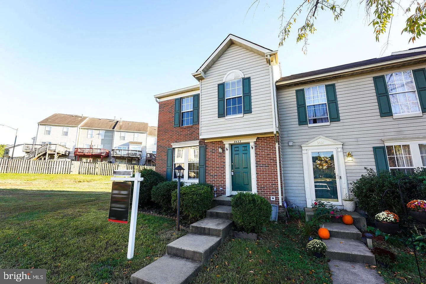 3 bed, 3.5 bath, 1182 sqft, $2,550 — Photo 2