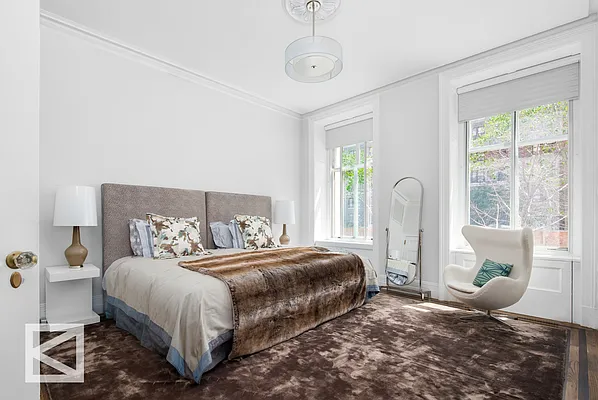 Sold by Douglas Elliman | media 10