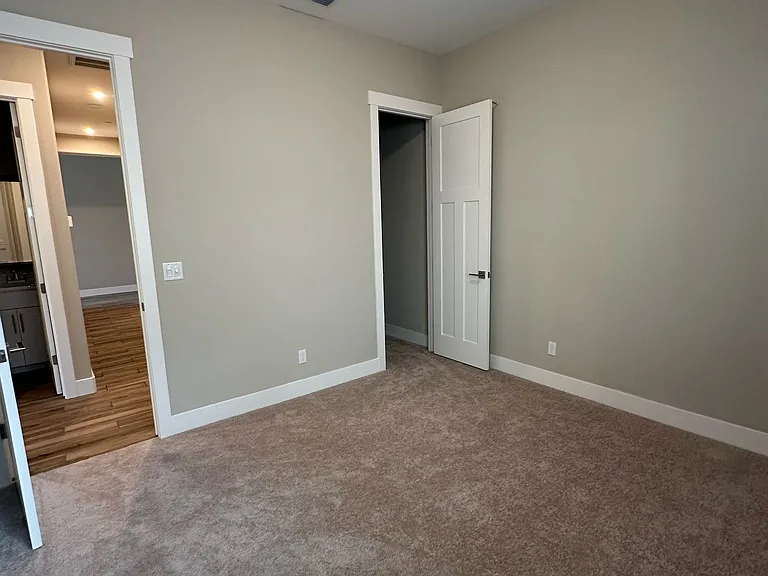 6270 Ottawa St — Photo 24