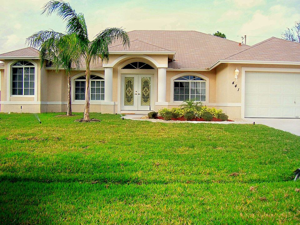 FRONT EXTERIOR 