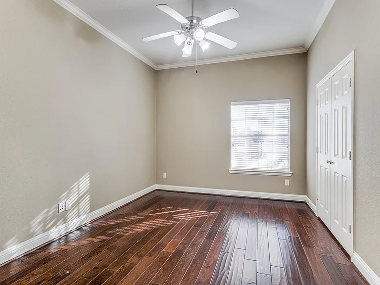 1241 Millers Creek Dr — Photo 18