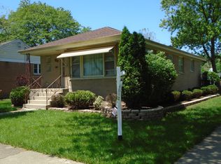 9400 Henrietta Ave, Brookfield, IL 60513