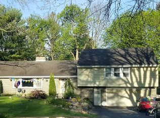 27 Lynacres Blvd, Fayetteville, NY 13066