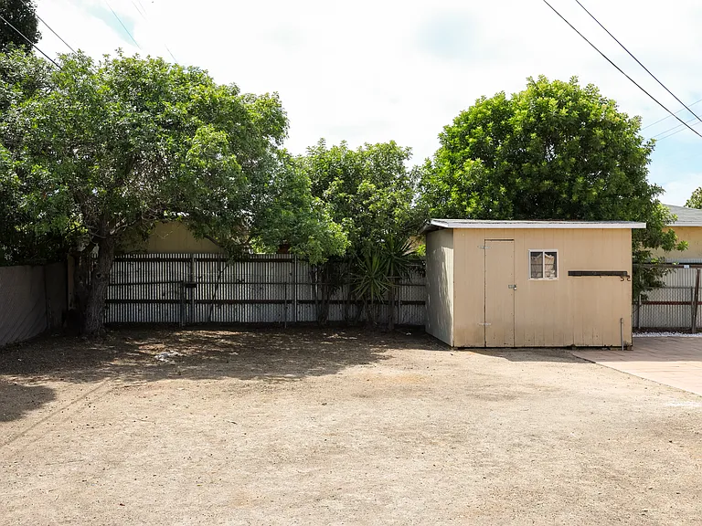 6551 Lemarand Ave — Photo 14