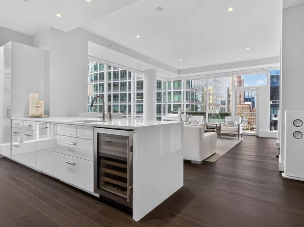 50 Liberty Dr Unit 12J, Boston, MA 02210