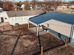 810 N Pine St, Beloit, KS 67420