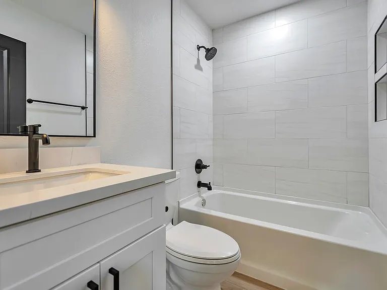 906 W Colgate Dr — Photo 10