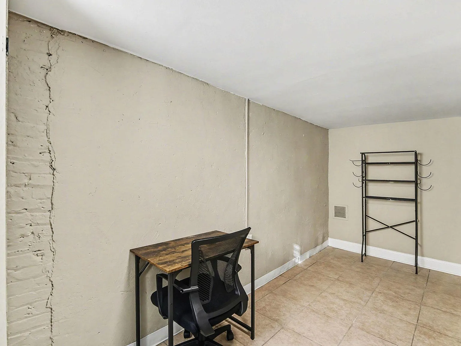 4 bed, 2.0 bath, 1554 sqft, $728 — Photo 4