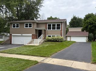 7728 Dalewood Pkwy, Woodridge, IL 60517