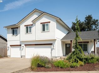 182 Sunday Dr, Creswell, OR 97426